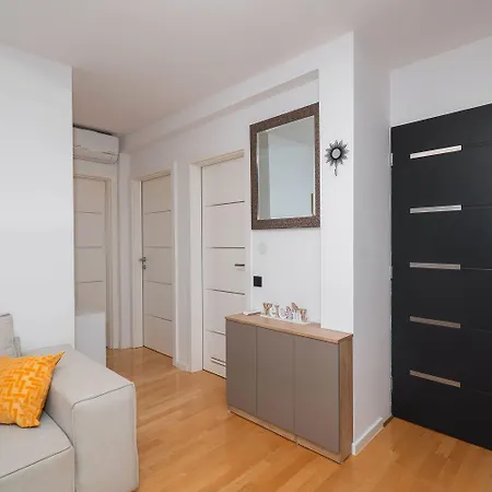 Rita Apartment *